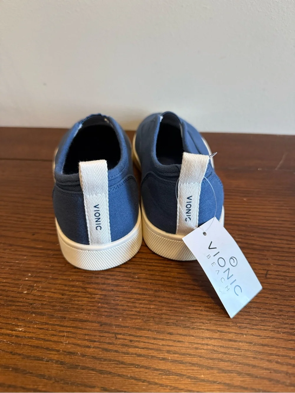 Vionic Canvas Slip-On Canvas Sneakers in cobalt blue NEW